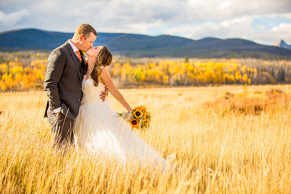 ELLIOT-MARSH-PHOTOGRAPHY-DENVER-WEDDING-PHOTOGRAPHER-FALL-MOUNTAIN-WEDDING_C67A9513